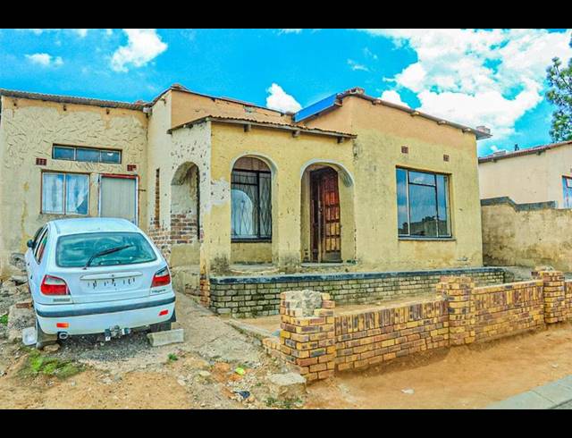 5 BEDROOM HOUSE FOR SALE IN ETHAFENI